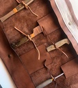 CUC002_Faldon-delantal-y-estuche-de-cuero-_CUC_02