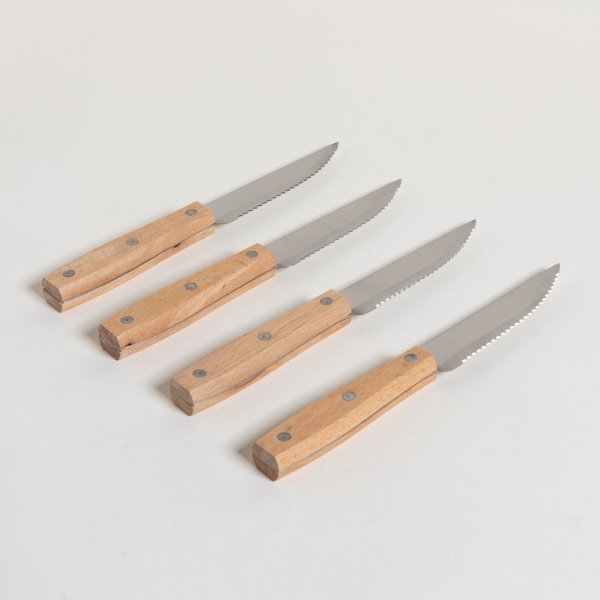 SET X 4 CUCHILLOS DE ASADO MANGO MADERA 23 CM