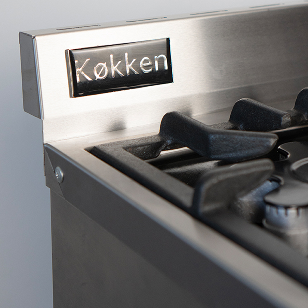 COCINA INDUSTRIAL CON PUERTA DE VIDRIO Y 6 HORNALLAS 76CM