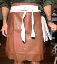 Faldon delantal y estuche de cuero 